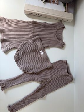 Little Lovelies Ribbed Kids Matching Set in Brown - Sleeveless Top & Bottoms